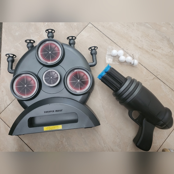 New 2017 Sharper Image Hover Target Game Revolution 6 Barrel Defies Gravity F10 - Picture 2 of 6